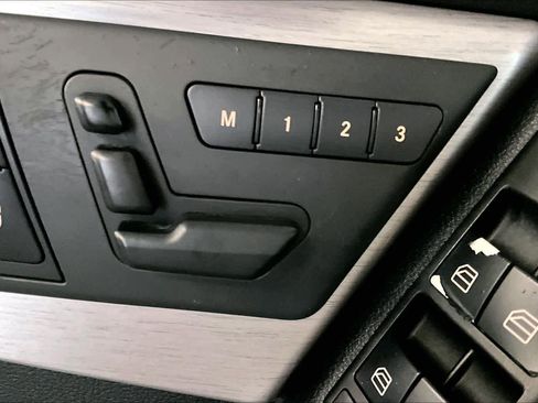 Used 2011 Mercedes-Benz GLK 350 2WD image 24