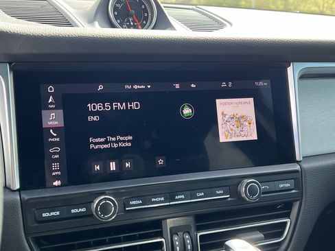 Used 2020 Porsche Macan image 24