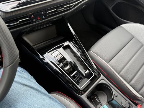 New 2025 Volkswagen GTI SE image 18