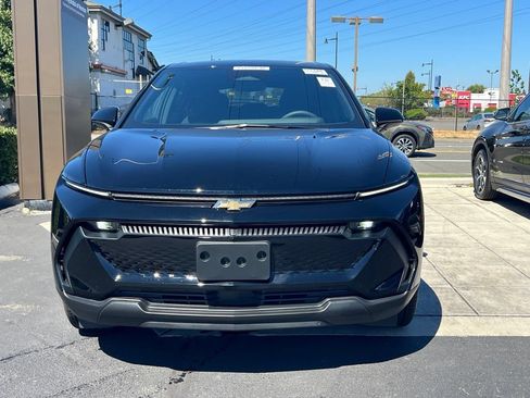 Used 2026 Chevrolet Equinox EV LT FWD image 4