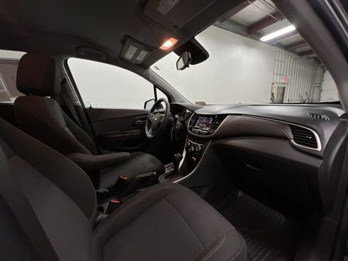 Used 2022 Chevrolet Trax LS w/ Tint and Cruise Package image 26