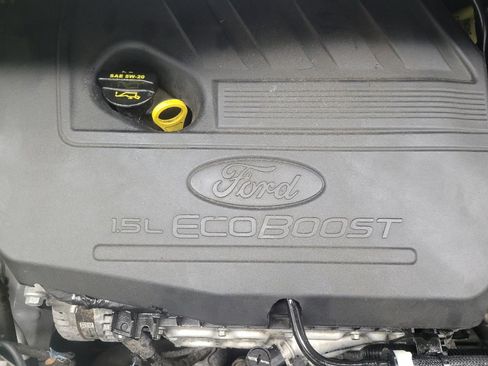 Used 2018 Ford Escape SE w/ SE Sport Appearance Package FWD image 30