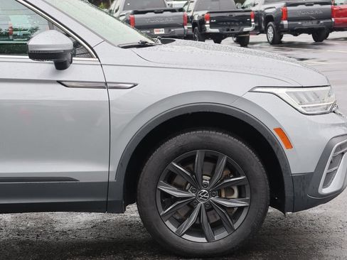 Used 2024 Volkswagen Tiguan SE AWD/4WD image 10