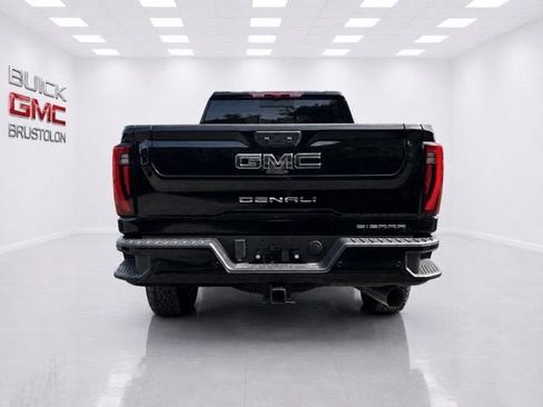 New 2026 GMC Sierra 2500 Denali Ultimate AWD/4WD image 7