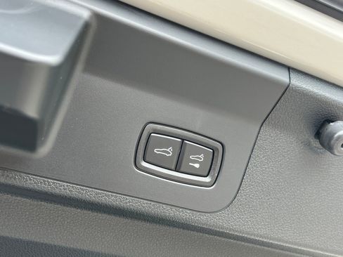 Used 2023 Porsche Panamera 4 Executive AWD/4WD image 28