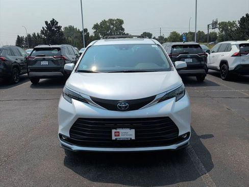 Certified 2025 Toyota Sienna XLE w/ XLE Plus Package AWD/4WD image 7
