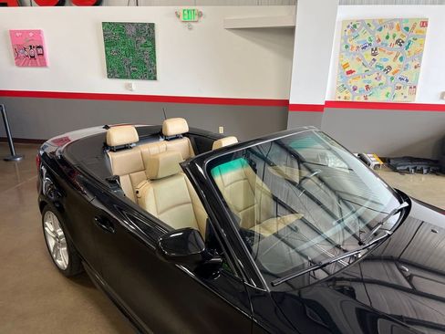 Used 2013 BMW 135i Convertible image 56