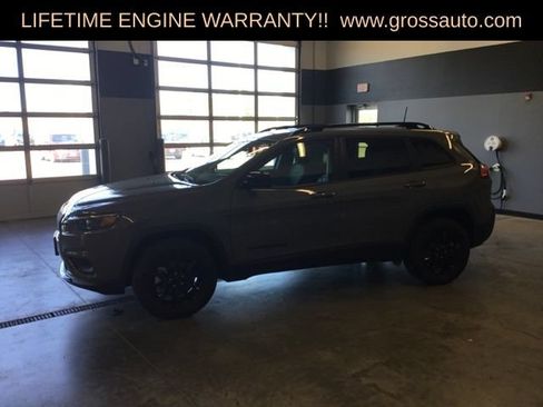 Used 2023 Jeep Cherokee Altitude Lux AWD/4WD image 5