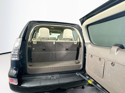 Used 2017 Lexus GX 460 Premium w/ Premium Package AWD/4WD image 31