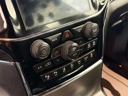 Used 2021 Jeep Grand Cherokee Limited w/ Protech Group image 15