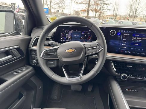 Used 2025 Chevrolet Suburban High Country AWD/4WD image 13