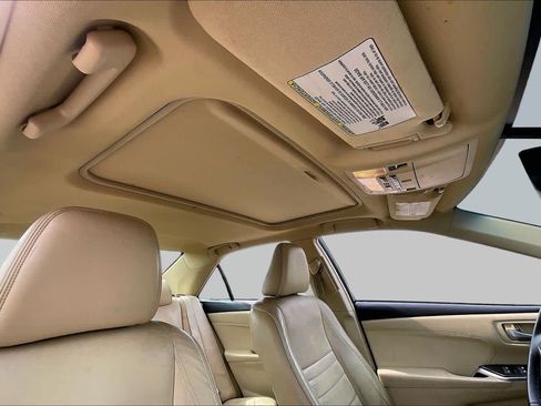 Used 2015 Toyota Camry XLE FWD image 13