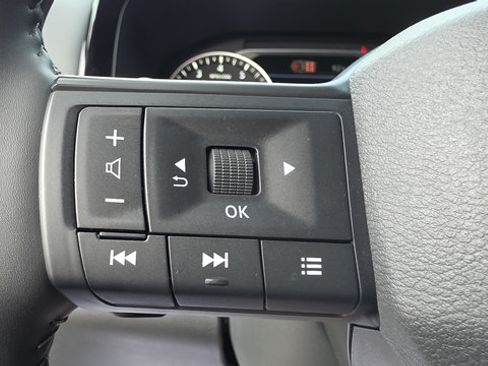 Certified 2026 Nissan Pathfinder SV AWD/4WD image 38