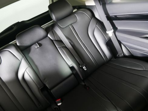 Certified 2025 Genesis GV80 2.5T Standard AWD/4WD image 14