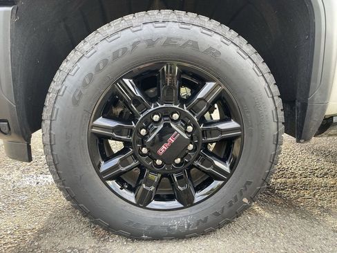 New 2026 GMC Sierra 3500 AT4 w/ AT4 Premium Plus Package AWD/4WD image 34