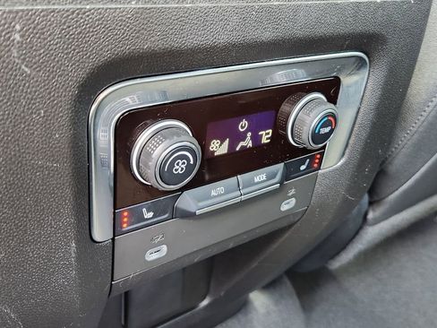 Used 2023 Chevrolet Tahoe Premier AWD/4WD image 11