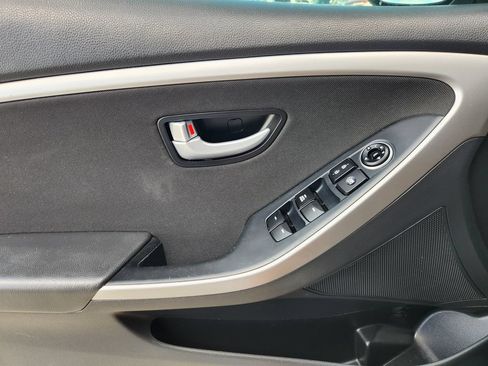 Used 2016 Hyundai Elantra GT FWD image 22