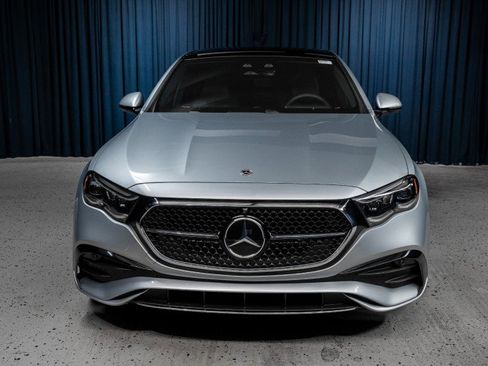New 2026 Mercedes-Benz E 450 4MATIC Sedan image 2