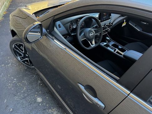 New 2025 Nissan Sentra SR image 17