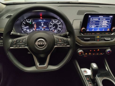 Used 2023 Nissan Altima 2.5 SV FWD image 22