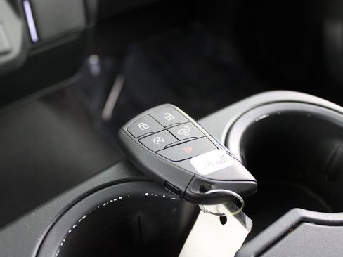 Used 2024 Chevrolet Silverado 1500 Custom image 13