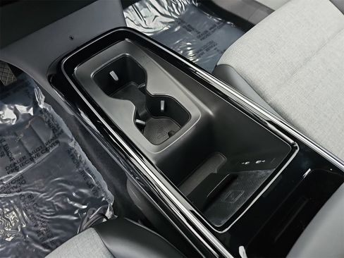 Certified 2023 Volkswagen ID.4 2WD image 23