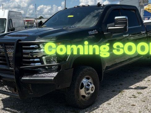 Used 2020 Chevrolet Silverado 3500 High Country w/ Safety Package II AWD/4WD image 4