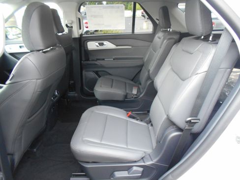 New 2026 Ford Explorer Active image 38