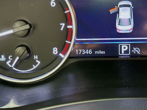 Used 2024 Nissan Sentra SR w/ SR Premium Package FWD image 14