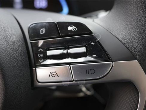 New 2026 Hyundai Elantra SE FWD image 16