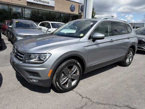 Used 2020 Volkswagen Tiguan SEL AWD/4WD image 3