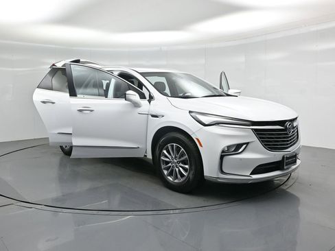 Used 2024 Buick Enclave Premium image 36
