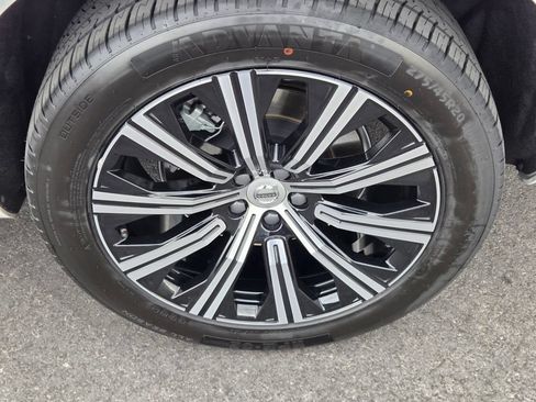 Used 2023 Volvo XC90 B6 Plus w/ Protection Package Premier AWD/4WD image 5