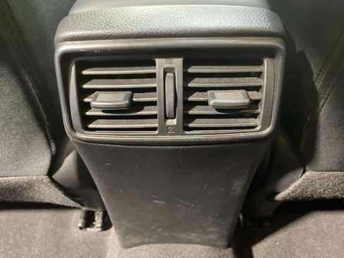Used 2017 Nissan Rogue SV AWD/4WD image 24