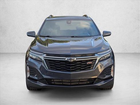 Used 2022 Chevrolet Equinox RS w/ Infotainment Package FWD image 2