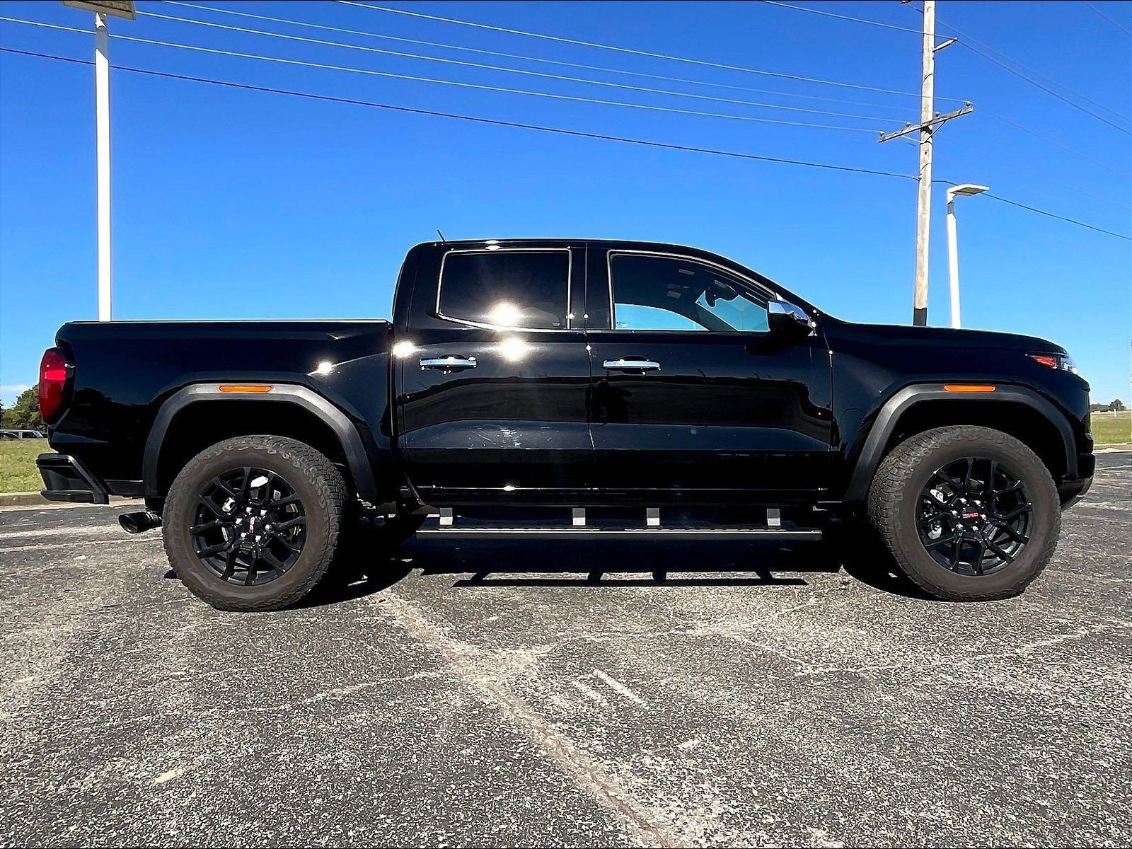 Used 2026 GMC Canyon Denali w/ LPO, Denali Black Edition AWD/4WD image 6
