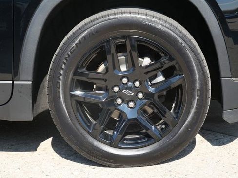 Used 2020 Chevrolet Traverse LT w/ LPO, Blackout Package image 9