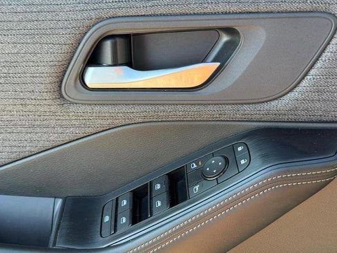 Used 2023 Nissan Rogue SV image 23