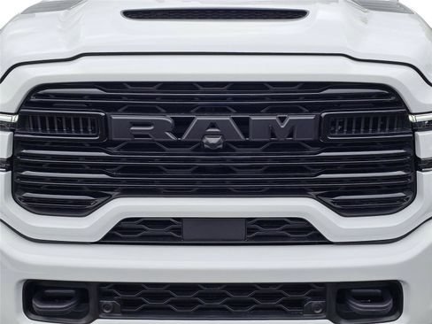 New 2026 RAM 2500 Laramie AWD/4WD image 3