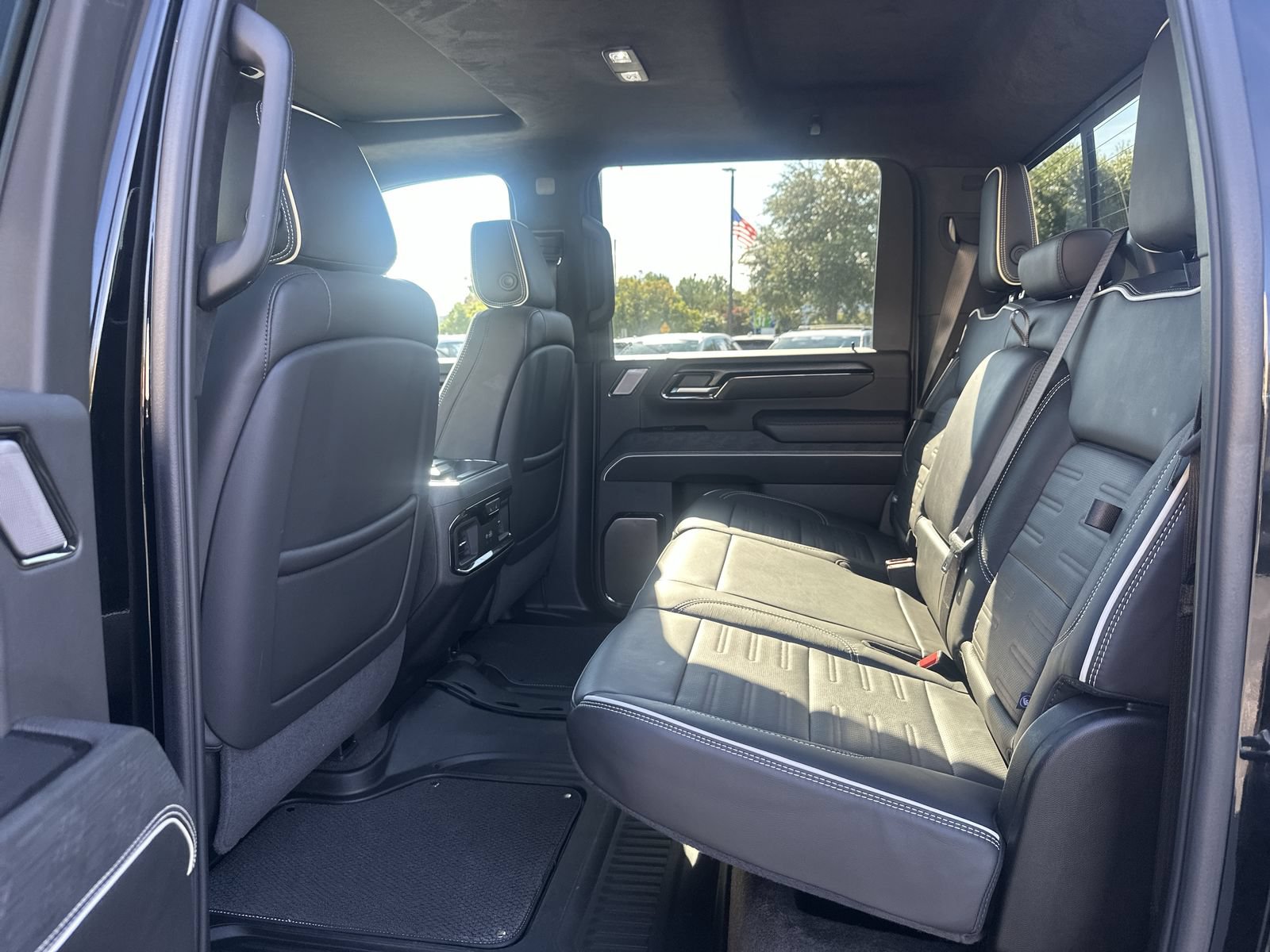 Used 2025 GMC Sierra 2500 AT4X AWD/4WD image 31