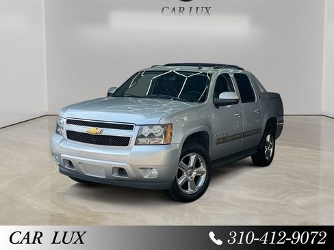 Used 2013 Chevrolet Avalanche LS RWD image 1