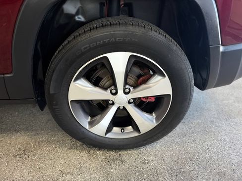 Used 2021 Jeep Cherokee Limited AWD/4WD image 25