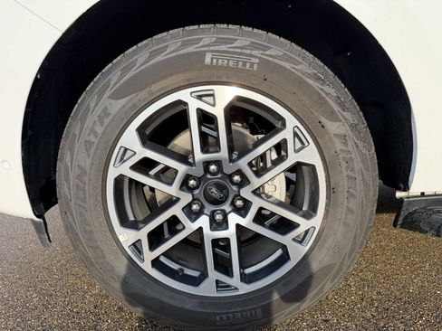 Used 2025 Ford Expedition Active AWD/4WD image 27