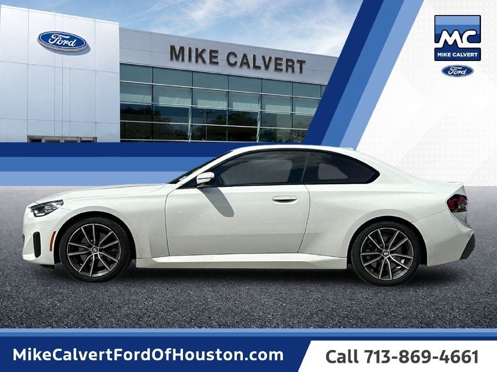 Used 2024 BMW 230i Coupe w/ Convenience Package RWD image 2