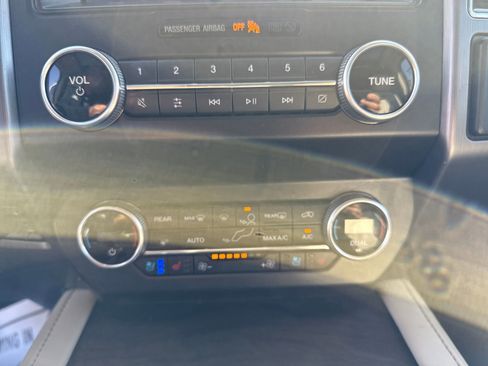 Certified 2020 Ford Expedition Platinum image 17