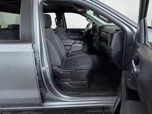 Used 2025 Chevrolet Silverado 1500 Custom image 6