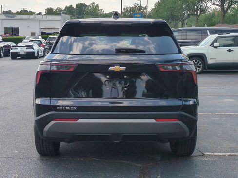 Used 2025 Chevrolet Equinox LT FWD image 9