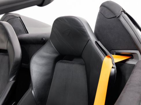 Used 2020 McLaren 600LT Spider RWD image 20