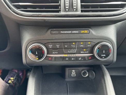 Used 2025 Ford Escape ST-Line Select AWD/4WD image 12