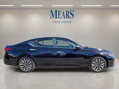 Used 2025 Nissan Altima 2.5 SV image 6